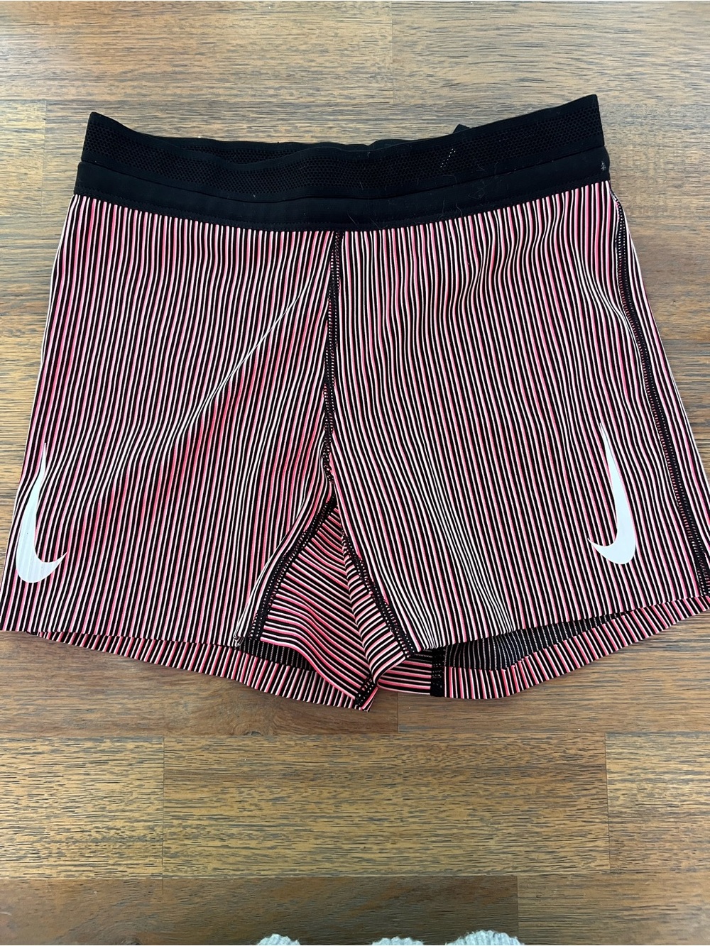 Nike Women`s AeroSwift Tight Running Shorts XS